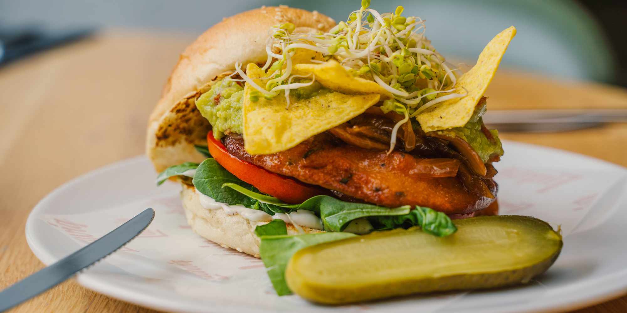 Vegane Burger-Pattys mit Süßkartoffeln und Kichererbsen