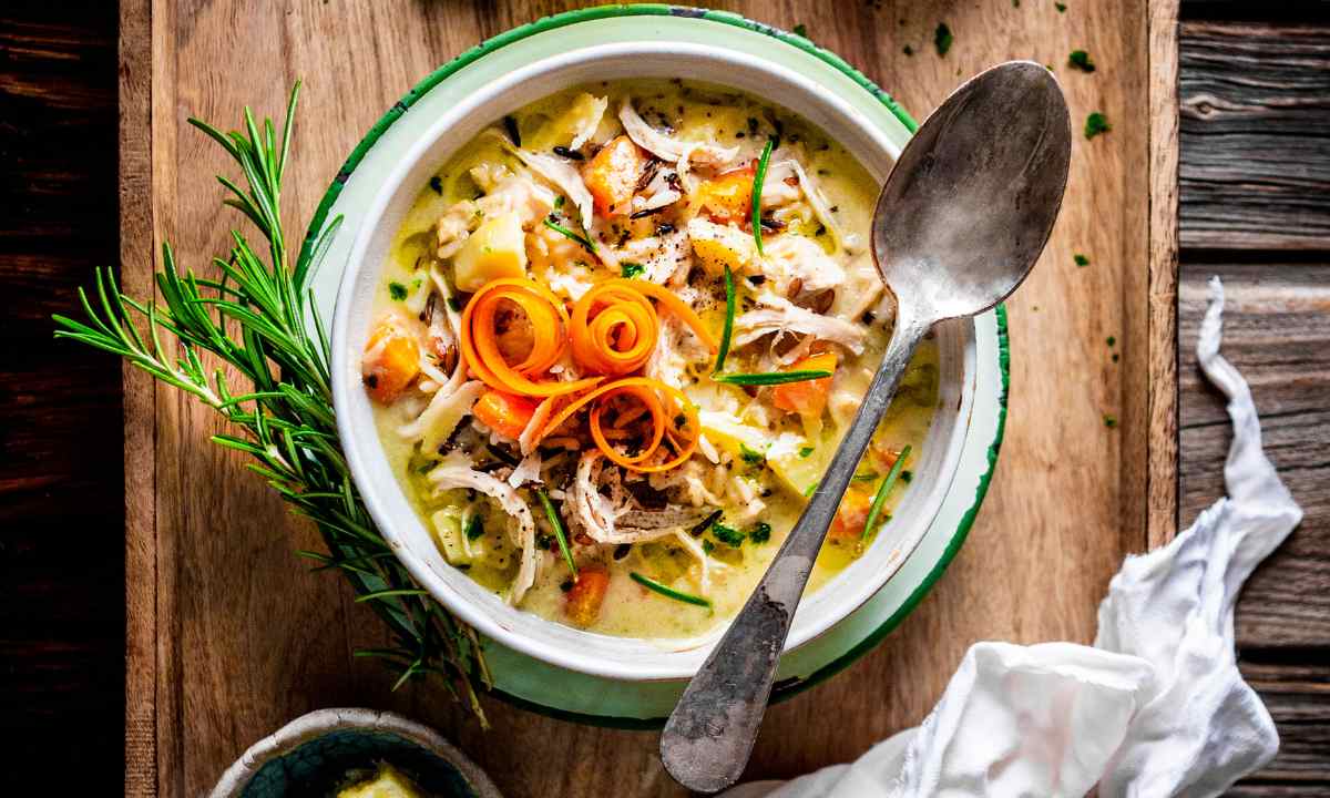 Hendlsuppe mit Wildreis