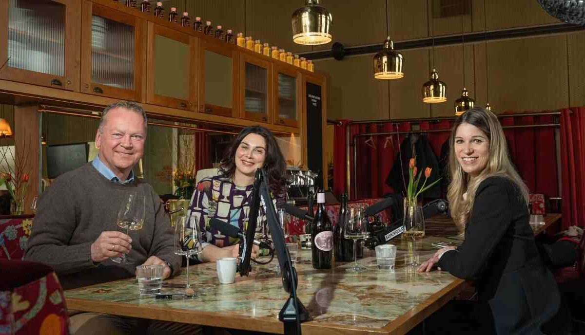 Gaumen Hoch-Podcast über nachhaltigen Wein mit Marion Ebner-Ebenauer, Fritz Wieninger und Alexandra Seyer-Gmeinbauer