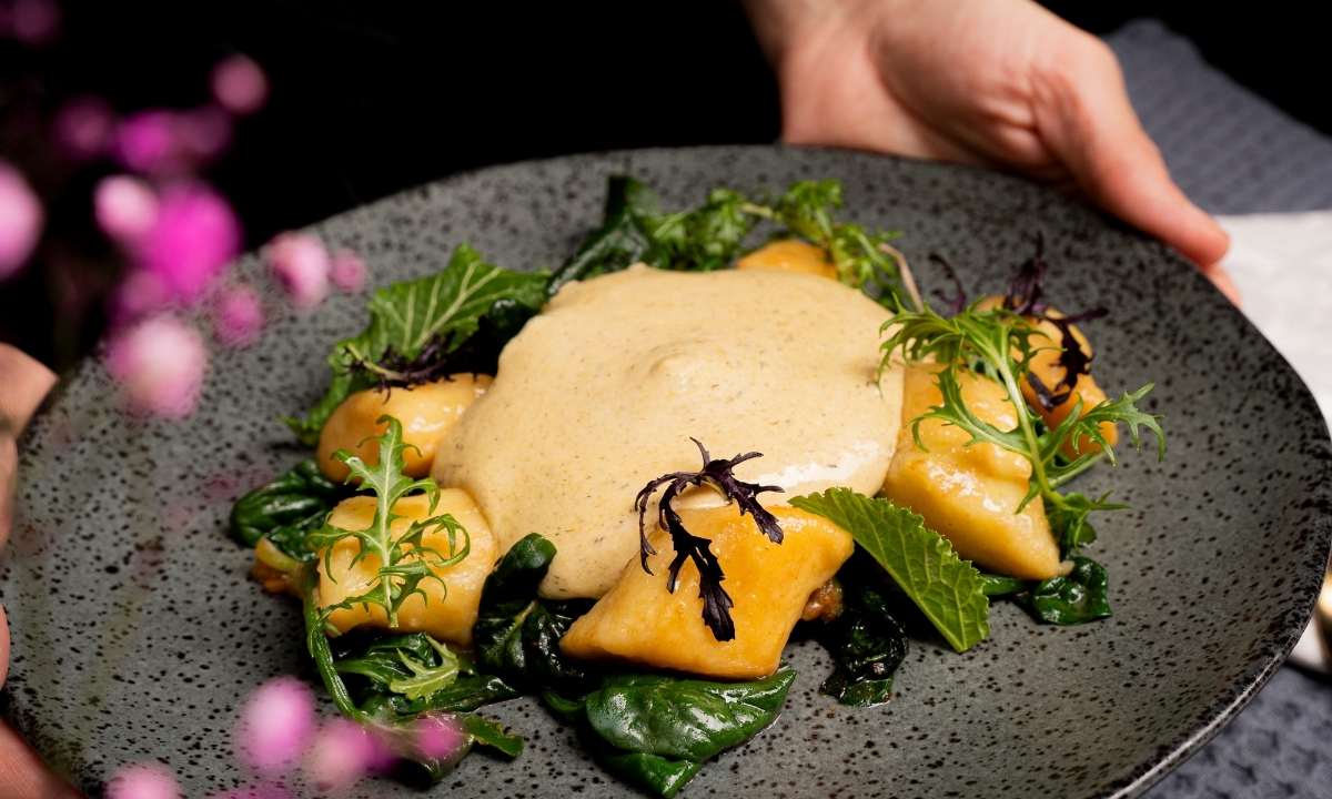 Rezept aus dem Gaumen Hoch-Printmagazin 01/25 von &flora Miso-Gnocchi