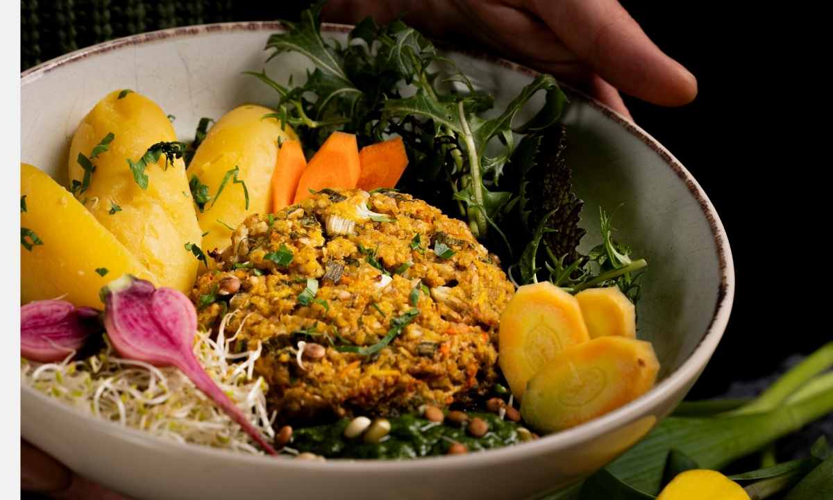 Rezept aus dem Gaumen Hoch-Printmagazin 01/25 von Seebauer am Gleinkersee Gemüselaibchen