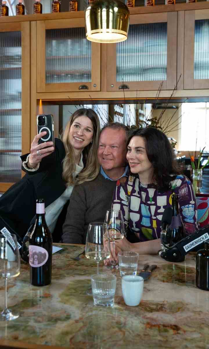 Gaumen Hoch-Podcast über nachhaltigen Wein mit Marion Ebner-Ebenauer, Fritz Wieninger und Alexandra Seyer-Gmeinbauer