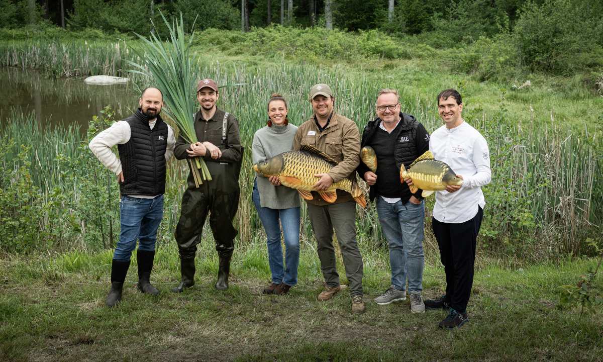 Lukas Nagl, Klemens Gold, Amelie und Franziskus Seiler-Aspang mit Hubert Wallner und Andreas Herbst beim Koch.Campus