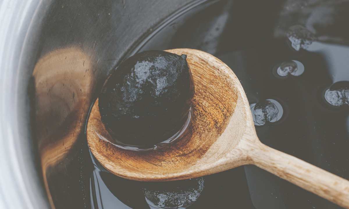 Schwarze Nüsse