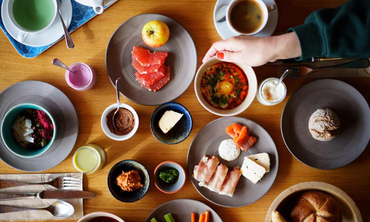 Biohotel Der Daberer – Frühstückstisch