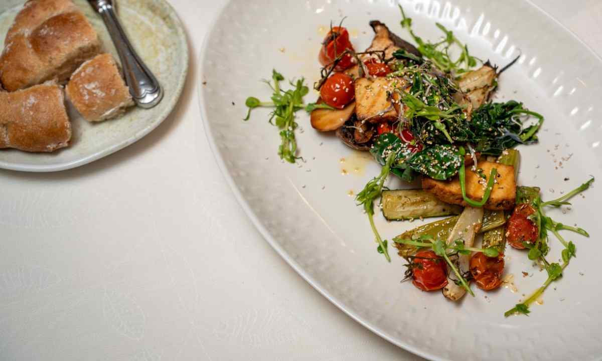 Räuchertofu auf Grillgemüse