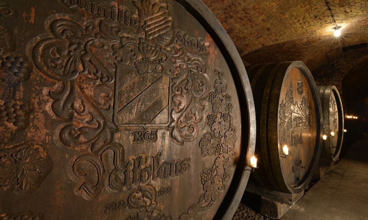 Antiker Fasskeller Nikolaihof Wachau