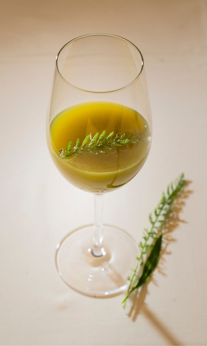 Inge Daberers Grüne-Kräuter-Aperitif