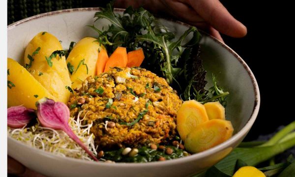Rezept aus dem Gaumen Hoch-Printmagazin 01/25 von Seebauer am Gleinkersee Gemüselaibchen