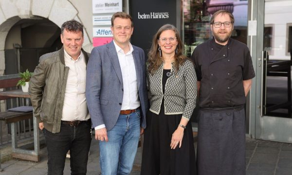Herkunftskennzeichnung: Klaus Bauernfeind, Landesrat Stefan Kaineder, LH-Stv. Anja Haider-Wallner und Johannes Eidenberger