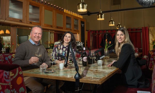 Gaumen Hoch-Podcast über nachhaltigen Wein mit Marion Ebner-Ebenauer, Fritz Wieninger und Alexandra Seyer-Gmeinbauer
