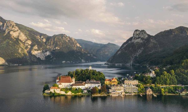 Seehotel Das Traunsee und Restaurant Bootshaus dastraunsee.at